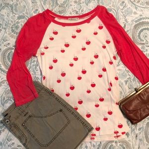 3/4 sleeve apple vintage style shirt